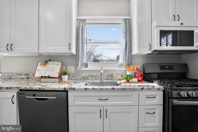 3206 CAMPBELL DR, Alexandria, VA 22303