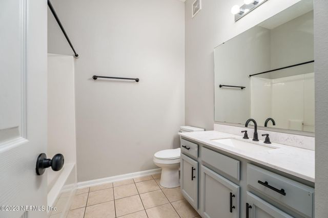 7064 DEER LODGE Circle 104, Jacksonville, FL 32256