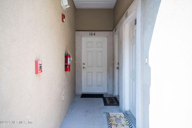 7064 DEER LODGE Circle 104, Jacksonville, FL 32256