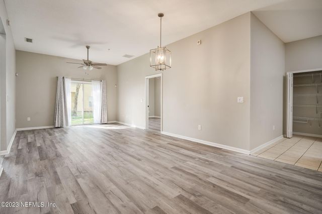 7064 DEER LODGE Circle 104, Jacksonville, FL 32256