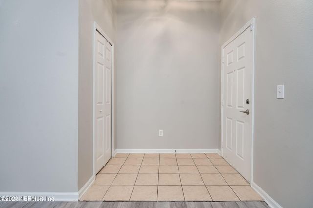7064 DEER LODGE Circle 104, Jacksonville, FL 32256