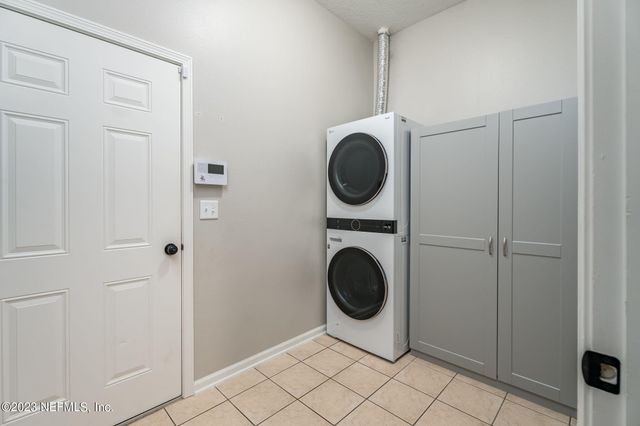 7064 DEER LODGE Circle 104, Jacksonville, FL 32256