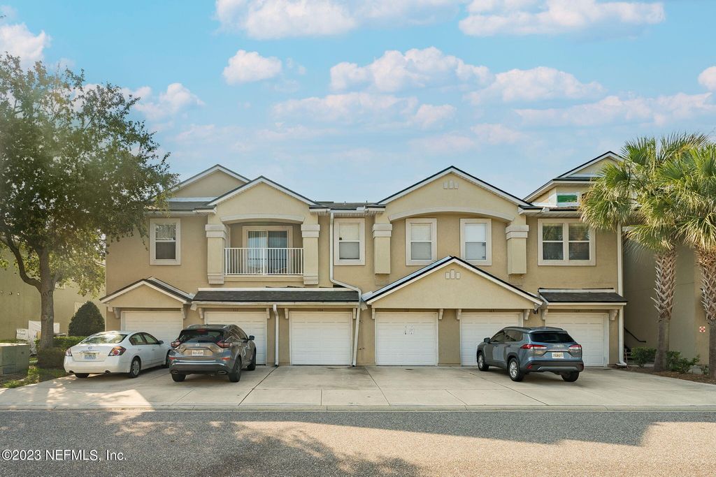 7064 DEER LODGE Circle 104, Jacksonville, FL 32256