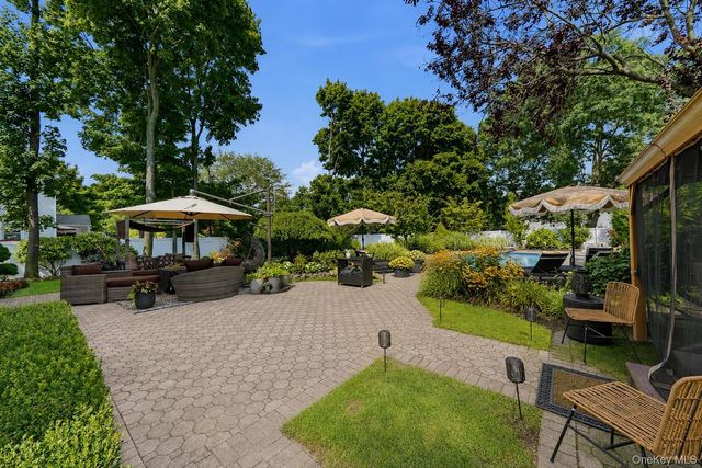 1536 Winganhauppauge Road, Islip, NY 11751
