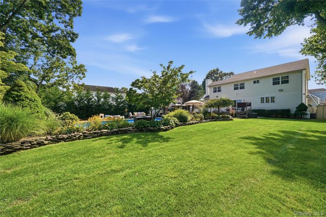 1536 Winganhauppauge Road, Islip, NY 11751