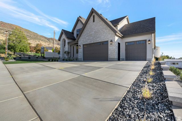 5 W SUMMERHILL LN, Centerville, UT 84014