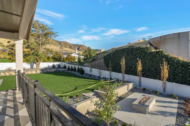 5 W SUMMERHILL LN, Centerville, UT 84014