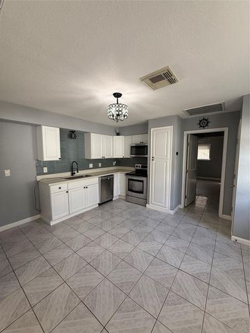 13810 Northlake Drive, Houston, TX 77049