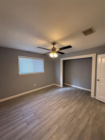 13810 Northlake Drive, Houston, TX 77049