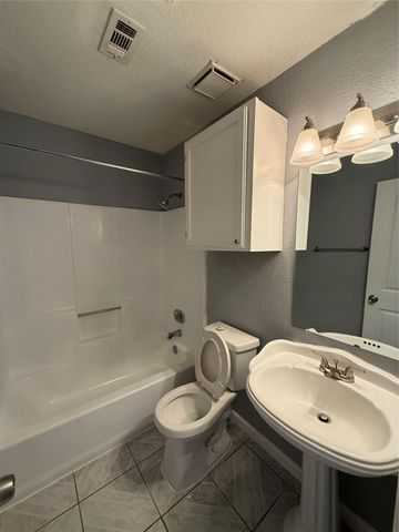 13810 Northlake Drive, Houston, TX 77049