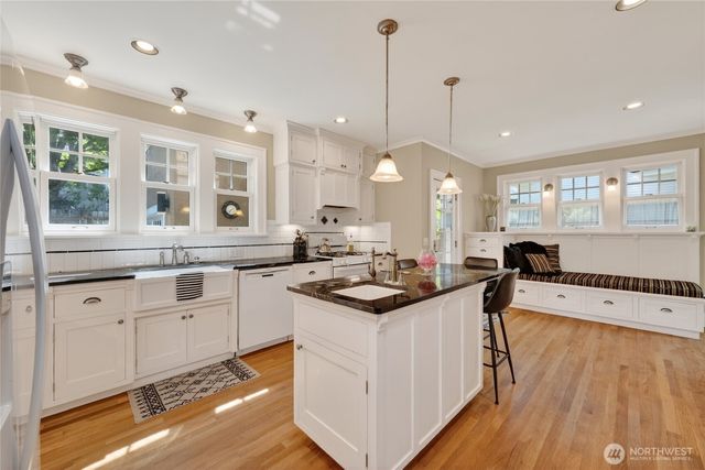 258 N Forest Street, Bellingham, WA 98225
