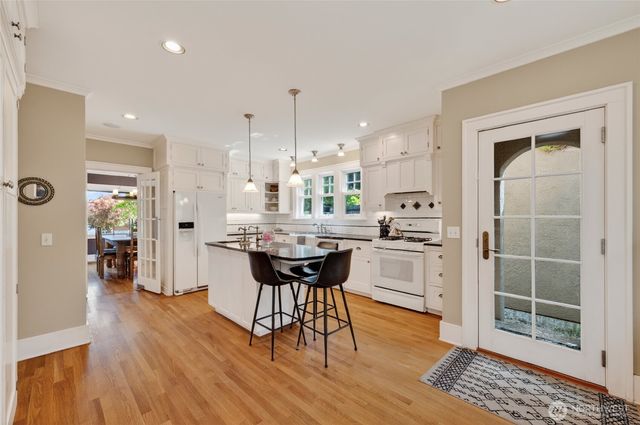 258 N Forest Street, Bellingham, WA 98225