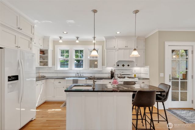 258 N Forest Street, Bellingham, WA 98225