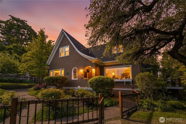 258 N Forest Street, Bellingham, WA 98225