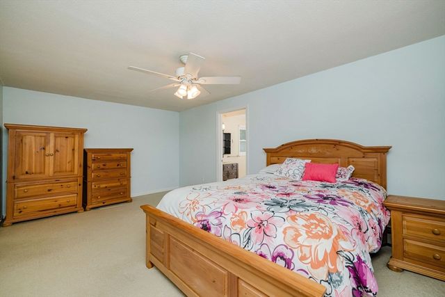 12 Sunset Dr, Milford, MA 01757