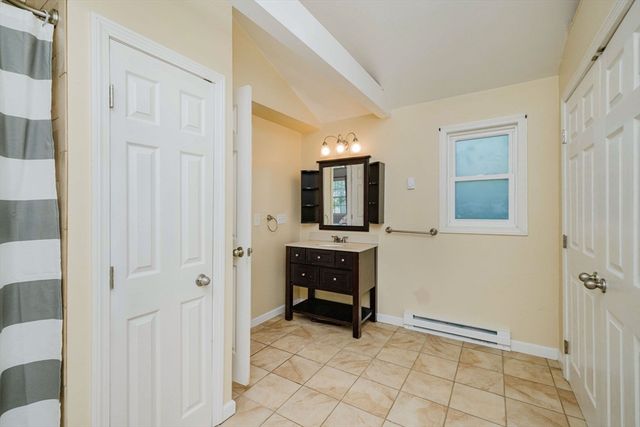 12 Sunset Dr, Milford, MA 01757