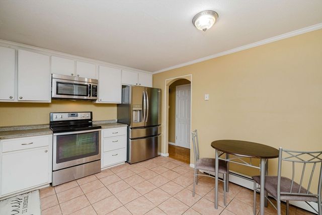 12 Sunset Dr, Milford, MA 01757