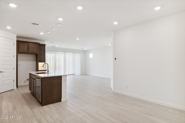 6964 W BUCKHORN Trail, Peoria, AZ 85383