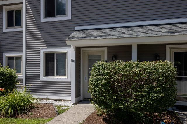 207 Sugar Tree Lane, South Burlington, VT 05403