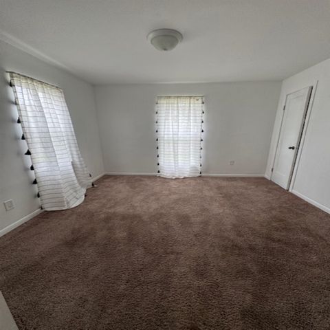 1654 N Grove Ave, Wichita, KS 67214