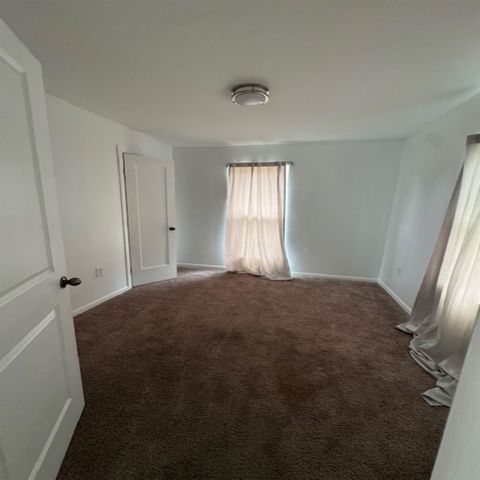 1654 N Grove Ave, Wichita, KS 67214