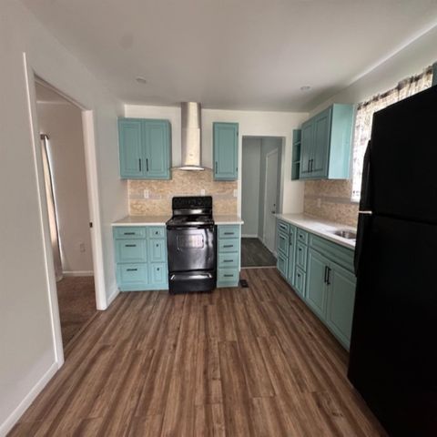 1654 N Grove Ave, Wichita, KS 67214