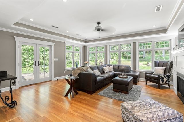 22 Timber Ln, Topsfield, MA 01983