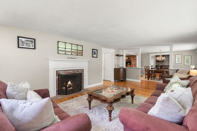 22 Timber Ln, Topsfield, MA 01983