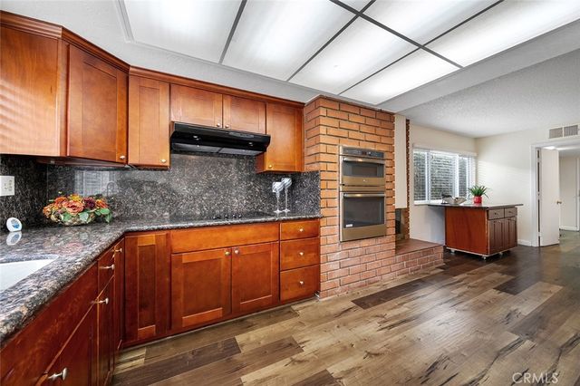 23850 Via Jacara, Valencia, CA 91355