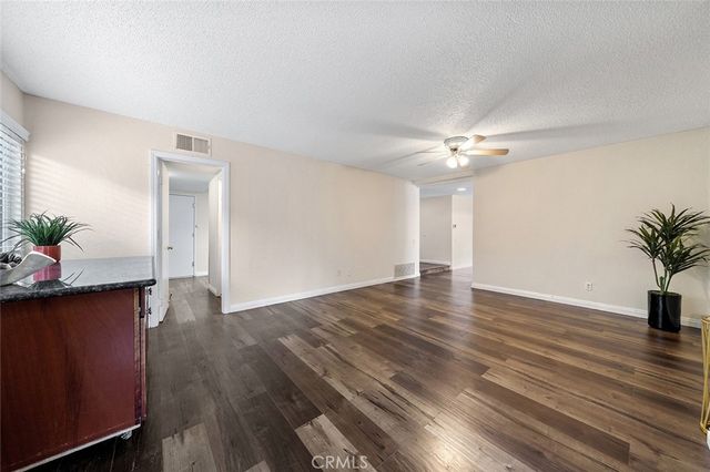 23850 Via Jacara, Valencia, CA 91355