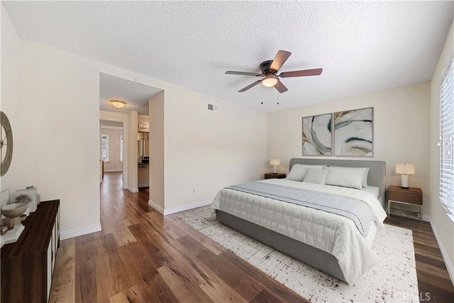 23850 Via Jacara, Valencia, CA 91355