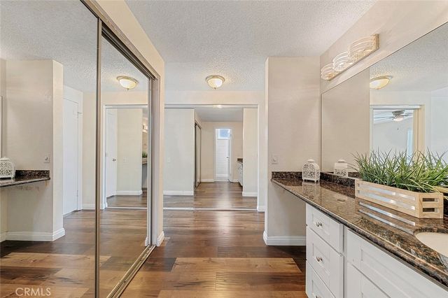 23850 Via Jacara, Valencia, CA 91355