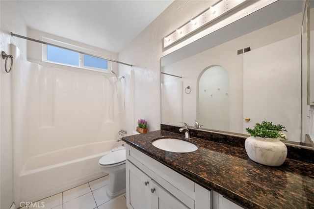 23850 Via Jacara, Valencia, CA 91355