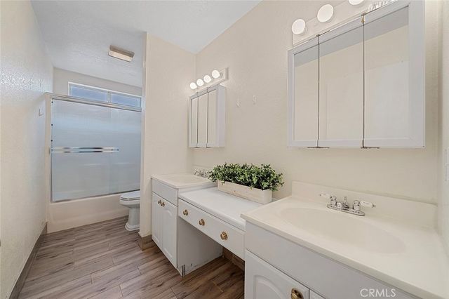 23850 Via Jacara, Valencia, CA 91355