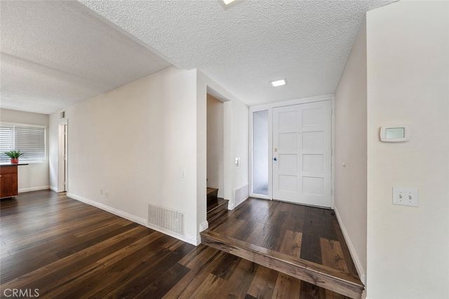 23850 Via Jacara, Valencia, CA 91355