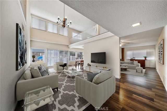 23850 Via Jacara, Valencia, CA 91355