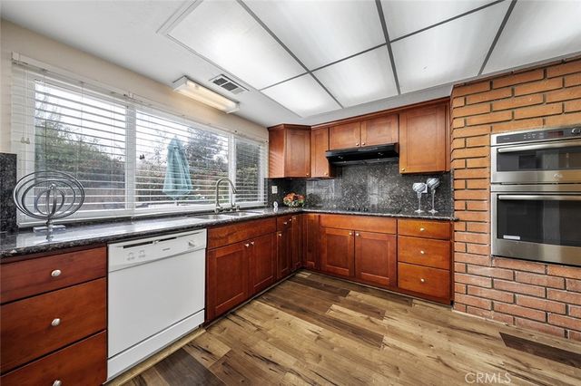 23850 Via Jacara, Valencia, CA 91355