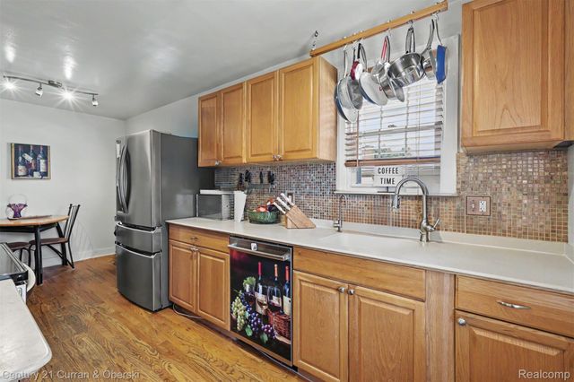 2903 Cornell Street, Dearborn, MI 48124
