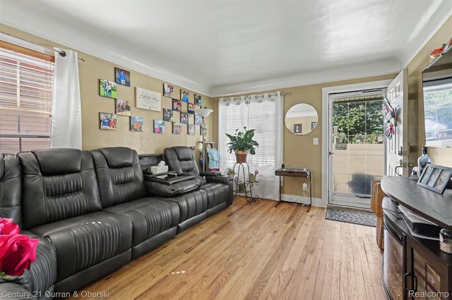 2903 Cornell Street, Dearborn, MI 48124