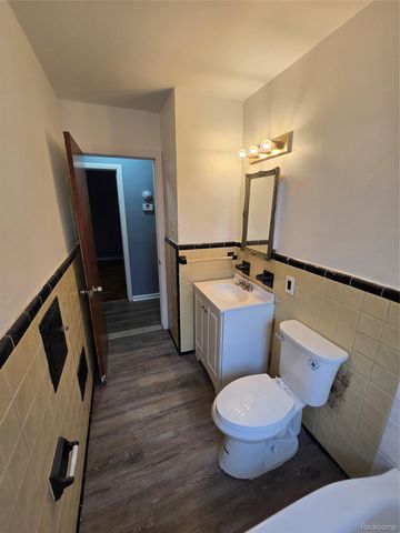 7683 Greenview Avenue, Detroit, MI 48228