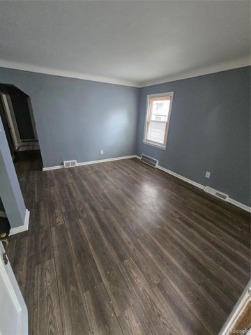 7683 Greenview Avenue, Detroit, MI 48228