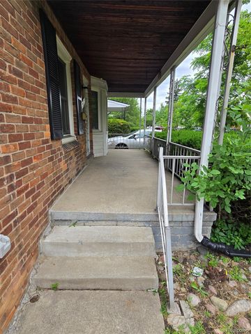 7683 Greenview Avenue, Detroit, MI 48228