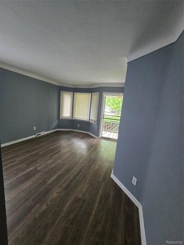 7683 Greenview Avenue, Detroit, MI 48228