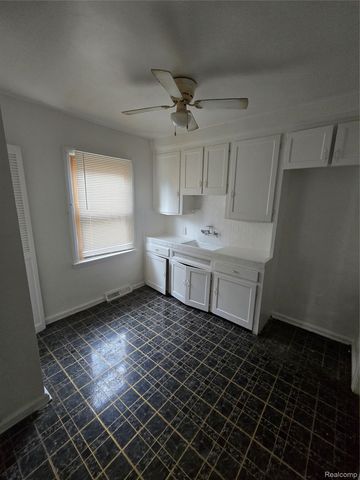 7683 Greenview Avenue, Detroit, MI 48228