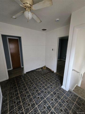 7683 Greenview Avenue, Detroit, MI 48228