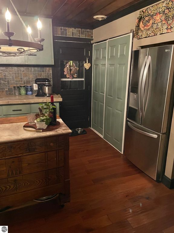 Image 15 of property listing at 6114 Indian Lake Drive, Gladwin, MI 48624