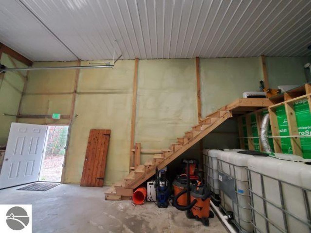 Image 17 of property listing at 6114 Indian Lake Drive, Gladwin, MI 48624