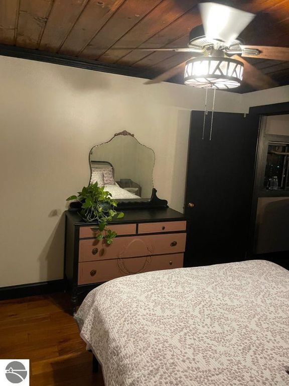 Image 24 of property listing at 6114 Indian Lake Drive, Gladwin, MI 48624