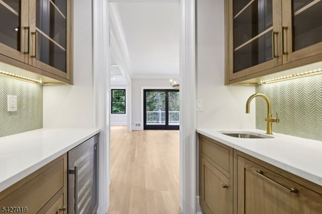 25 Beverly Rd, Madison Boro, NJ 07940