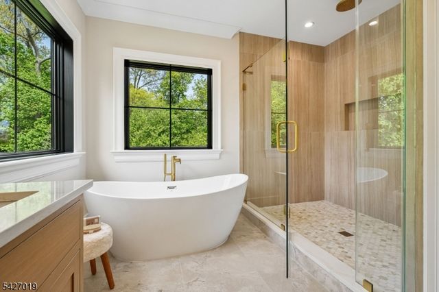 25 Beverly Rd, Madison Boro, NJ 07940
